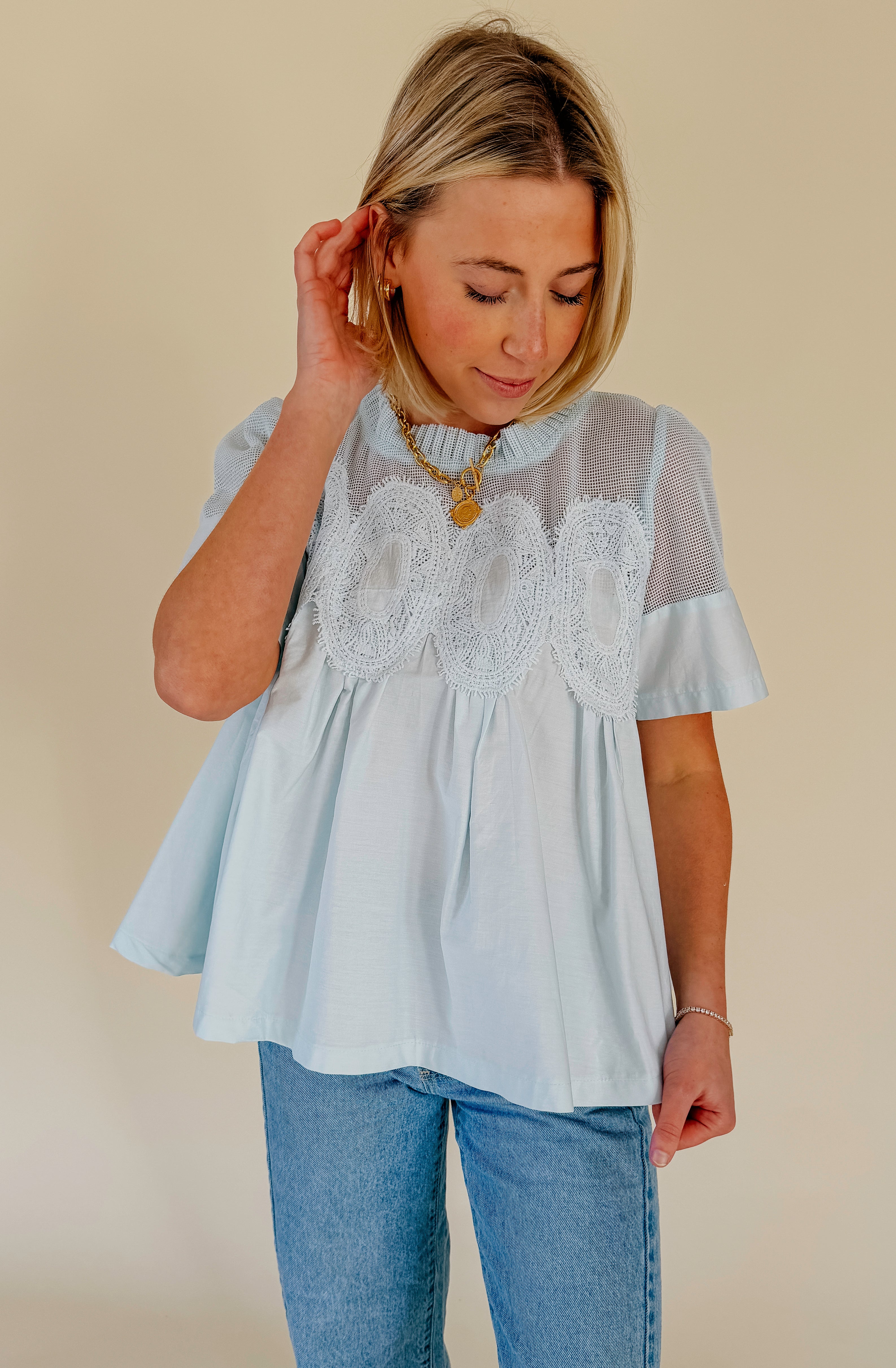 MESHED WELL BLOUSE