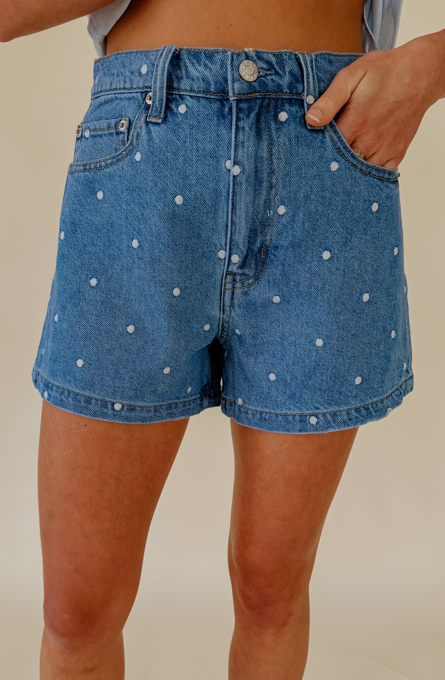 DAZE KNOCKOUT SHORT IN FULL CIRCLE