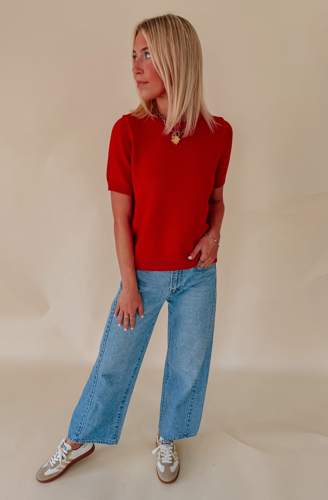 RED CREW NECK SWEATER