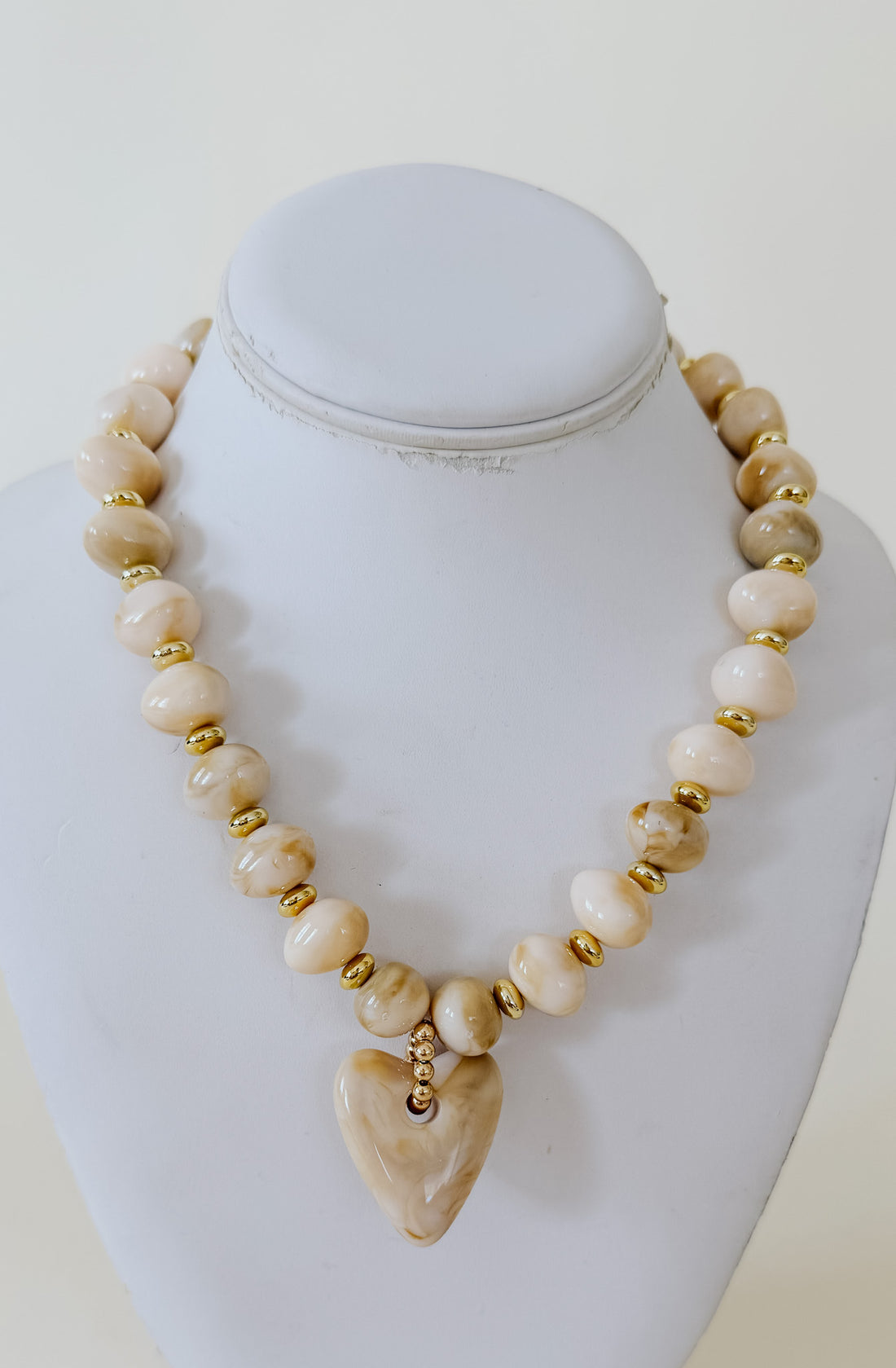 ATHENS BEADED NECKLACE WITH HEART CHARM
