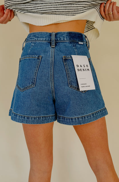 DAZE CORONADO PLEATED SHORT