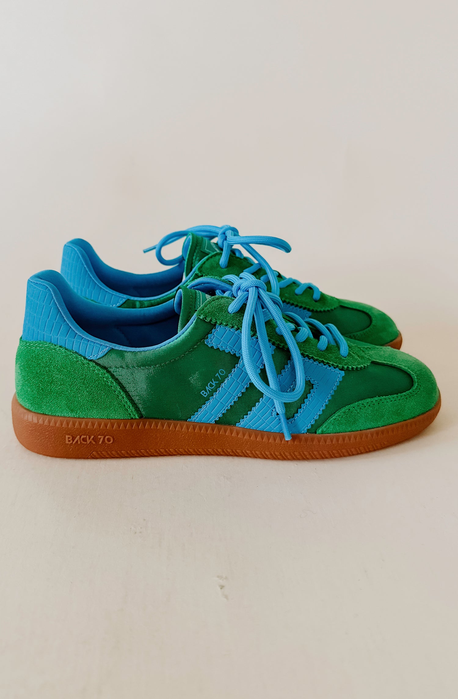 BACK 70 GHOST SNEAKERS