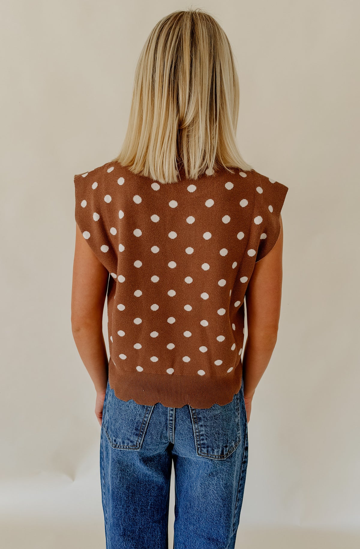 DOTTED SCALLOPED SWEATER TANK