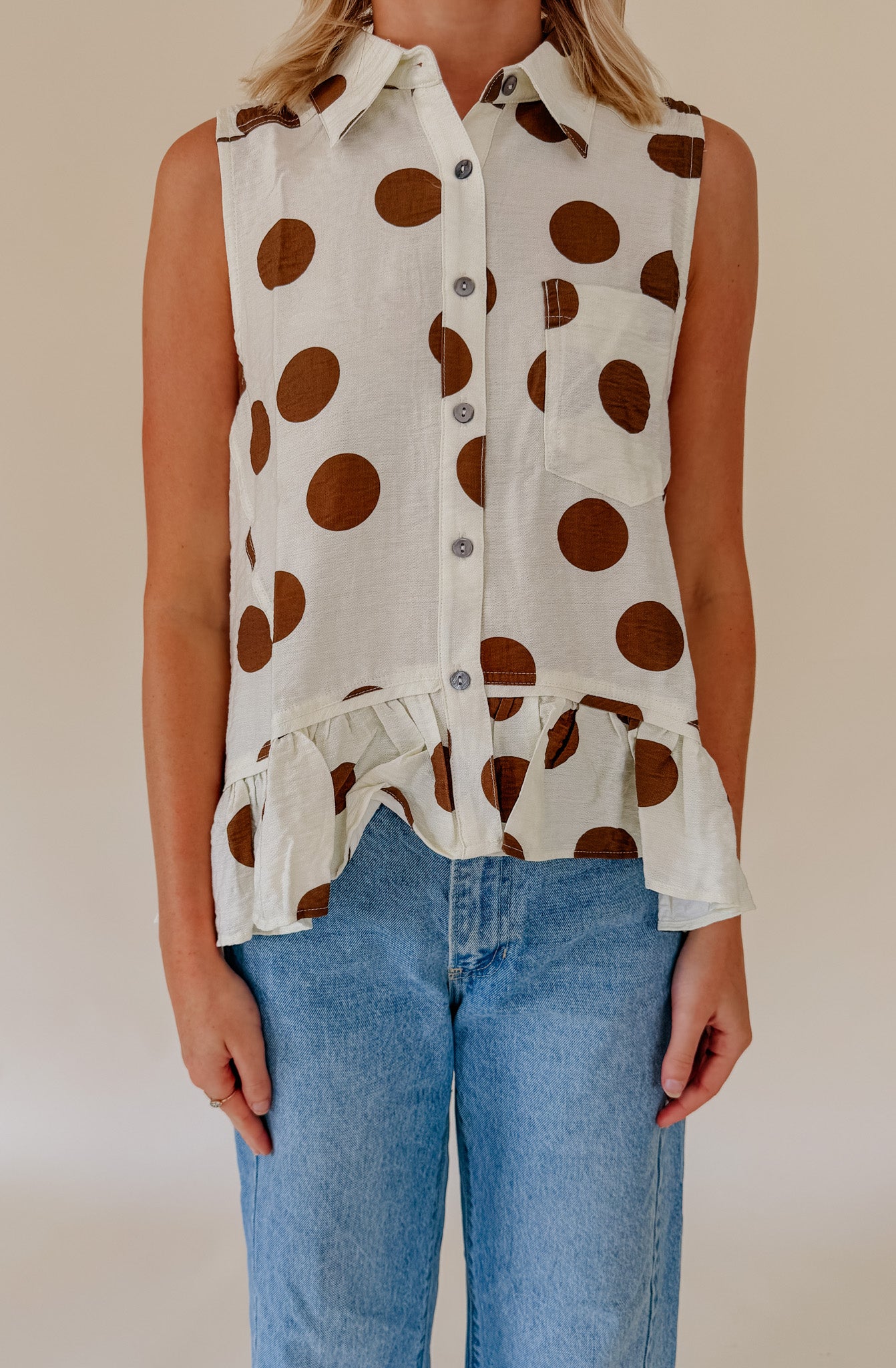 GOING IN CIRCLES BUTTONED TANK