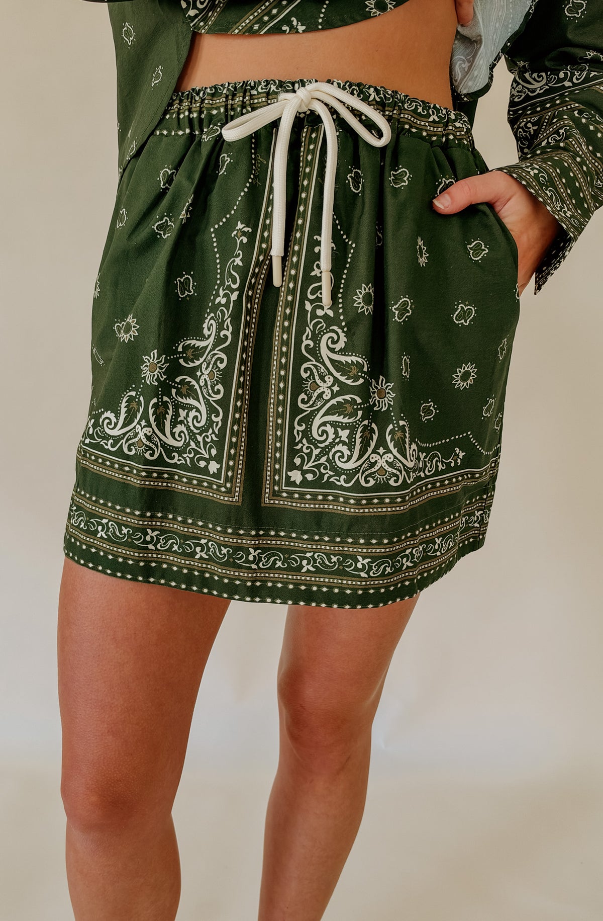 DRESS TO RIO GREEN SCARF SKIRT