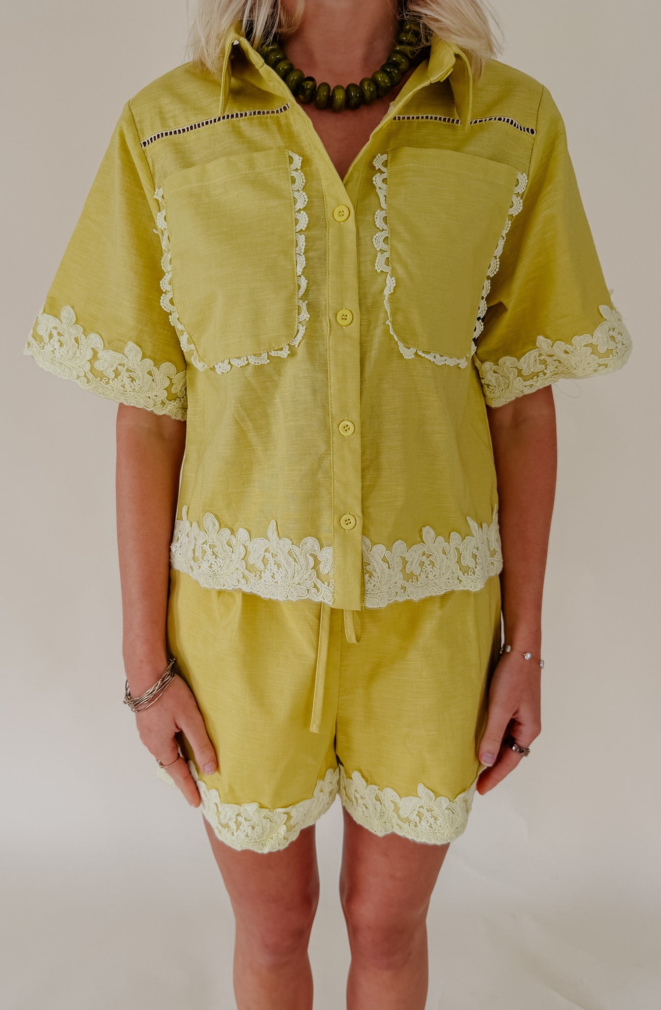 FRESH SQUEEZE BUTTONED TOP