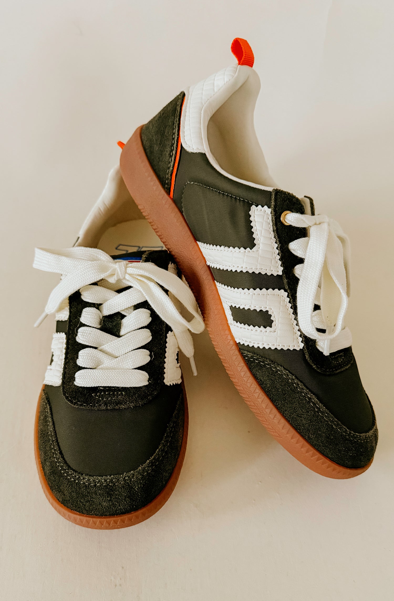 BACK 70 GHOST SNEAKERS