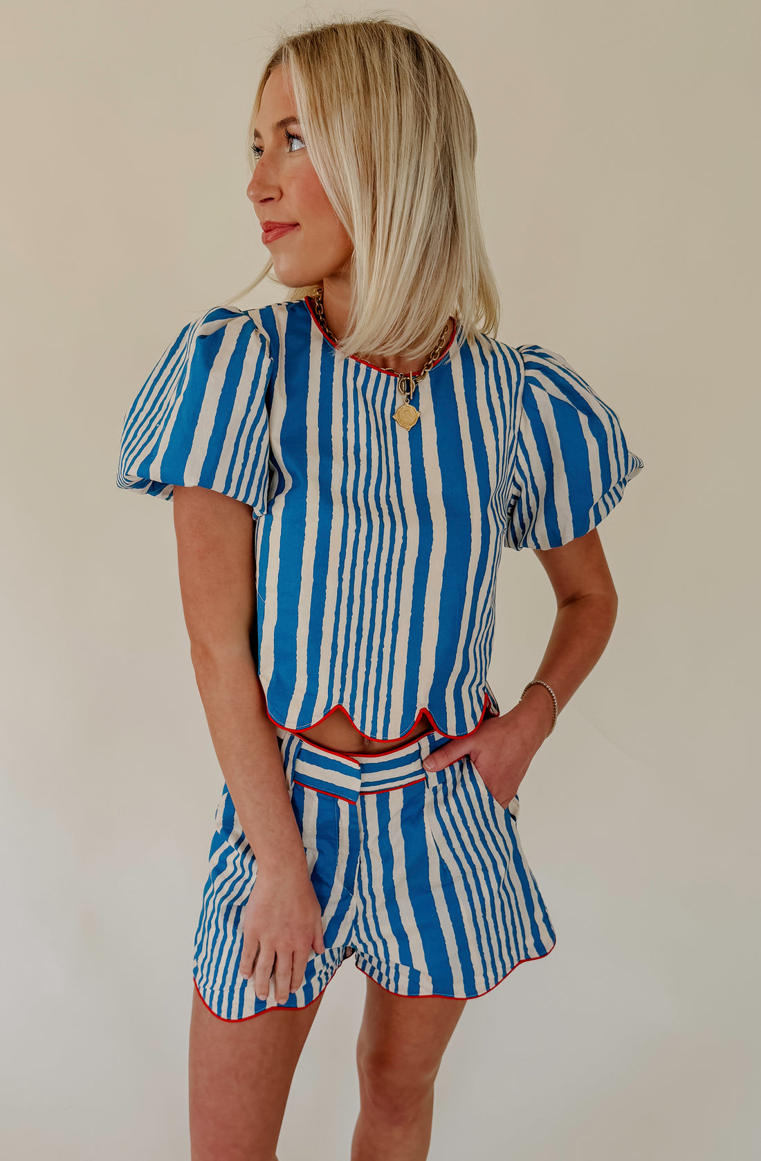 RIGHT DOWN THE LINE SCALLOPED TOP