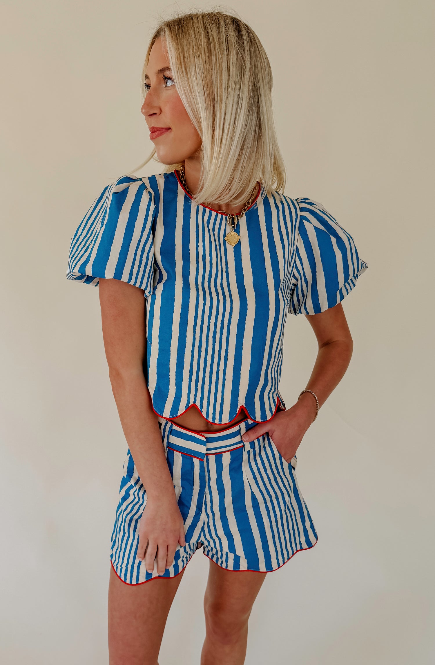 RIGHT DOWN THE LINE SCALLOPED TOP