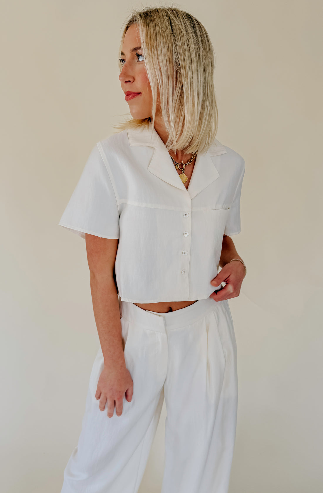 TAKING CARE OF BUSINESS CROPPED BLOUSE