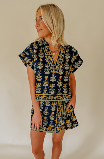 MIXED BLOOMS CROPPED BLOUSE