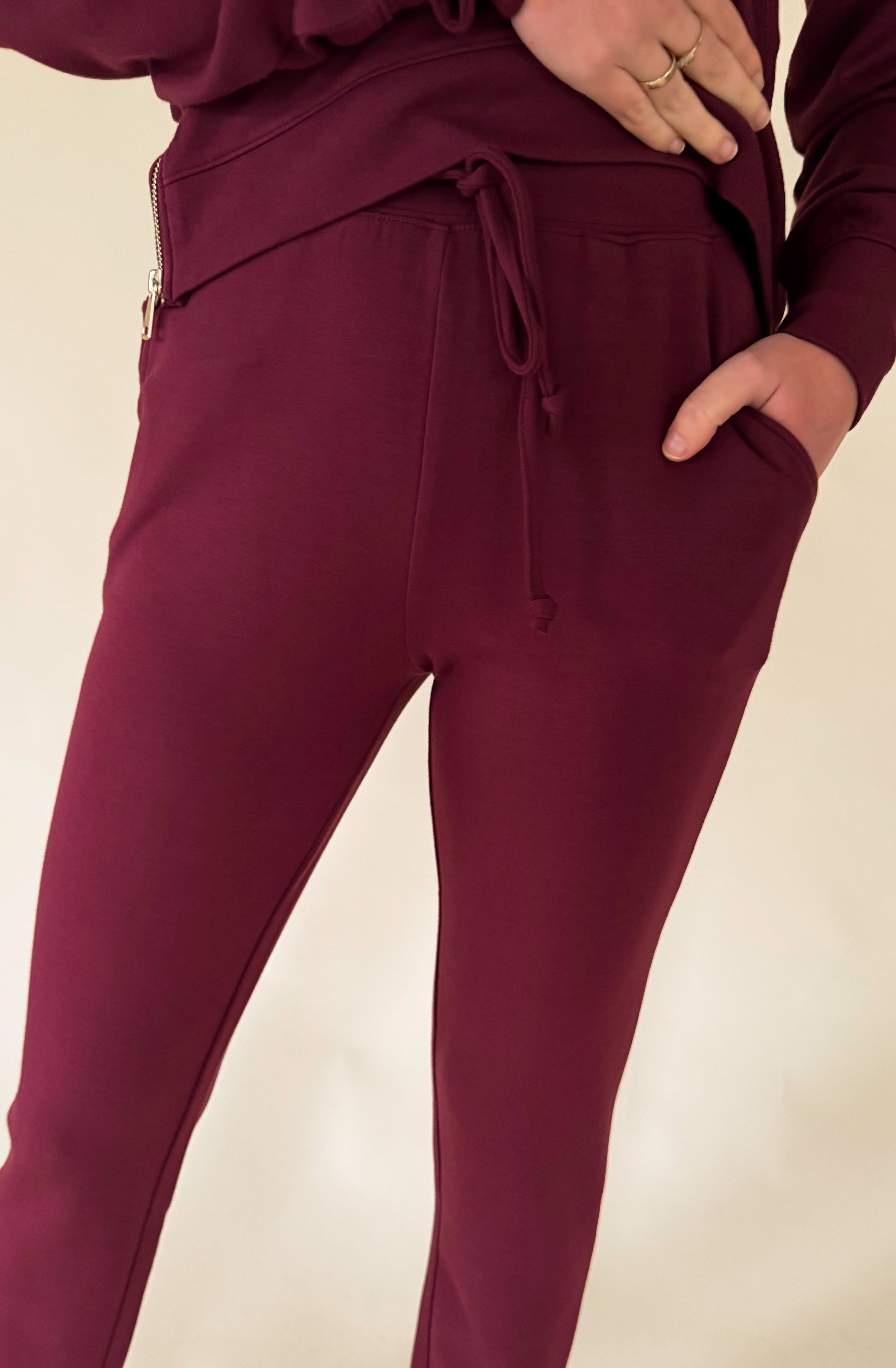 SOFTIES DREAMTECH CREW TUNIC WITH SIDE ZIP AND FLOOD PANT