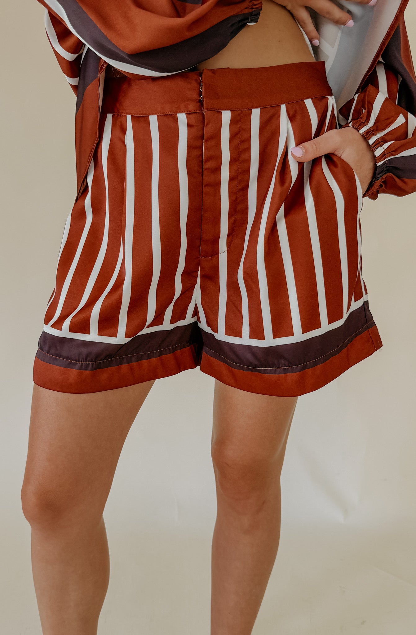 PATTERNS HIGH RISE SHORT