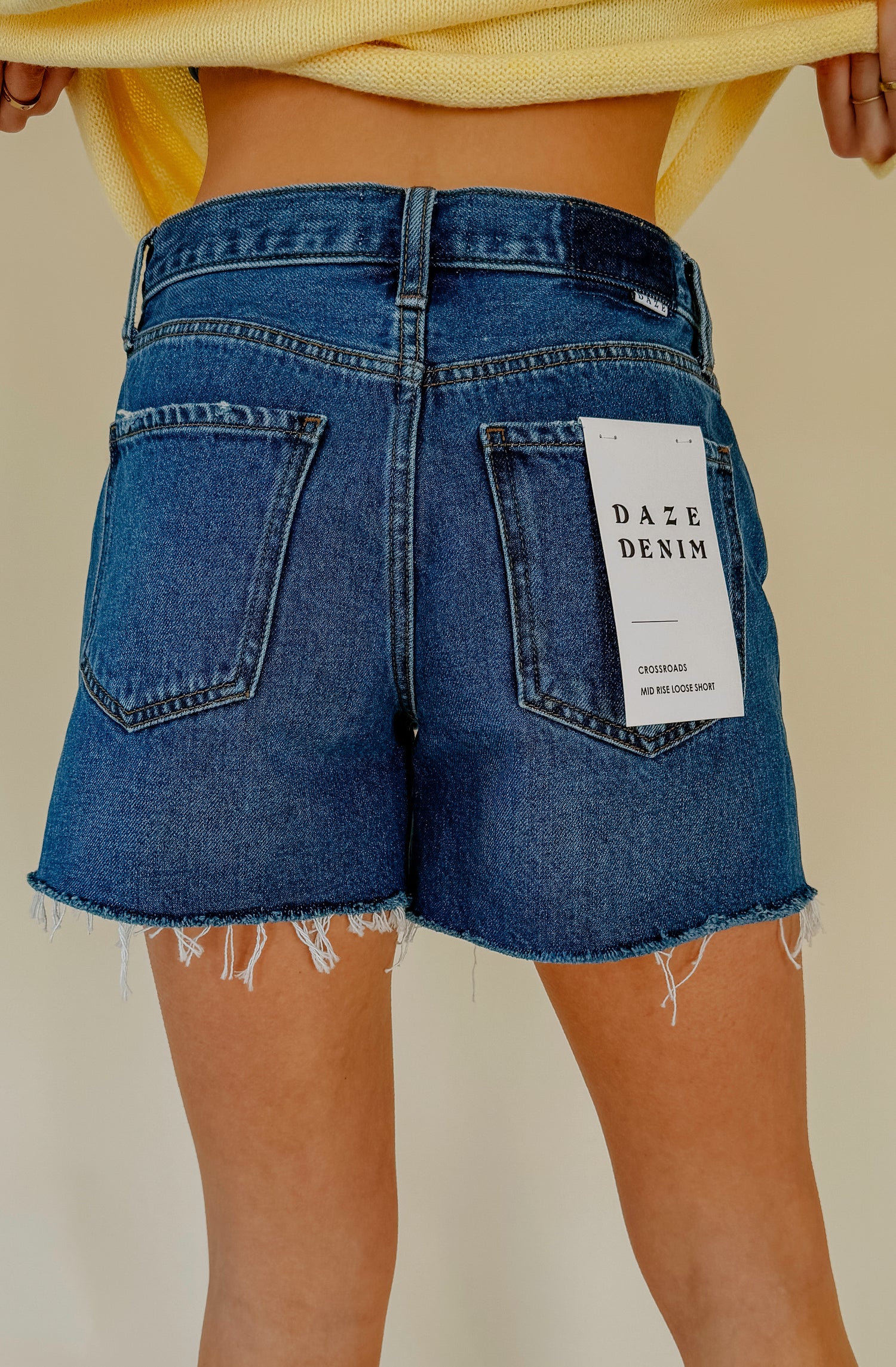 DAZE CROSSROADS MID RISE LOOSE SHORT