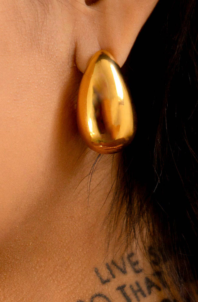 AURA DROP EARRINGS IN GOLD