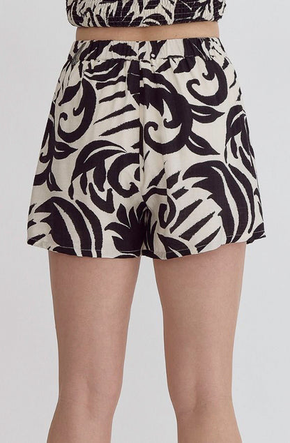 IN THE GROOVE ELASTIC WAIST SHORTS