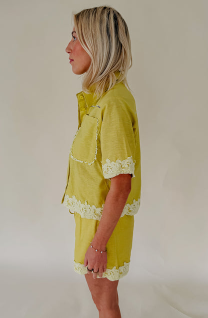 FRESH SQUEEZE BUTTONED TOP