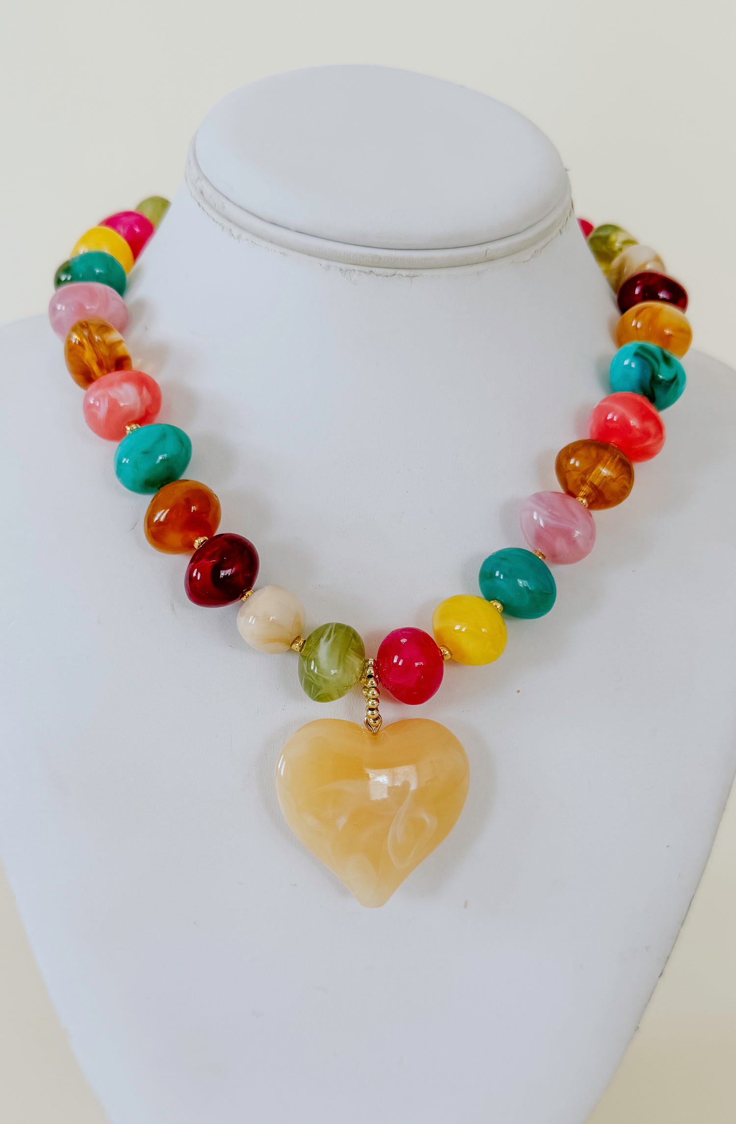 HOLDEN CHUNKY BEADED NECKLACE WITH HEART PENDANT