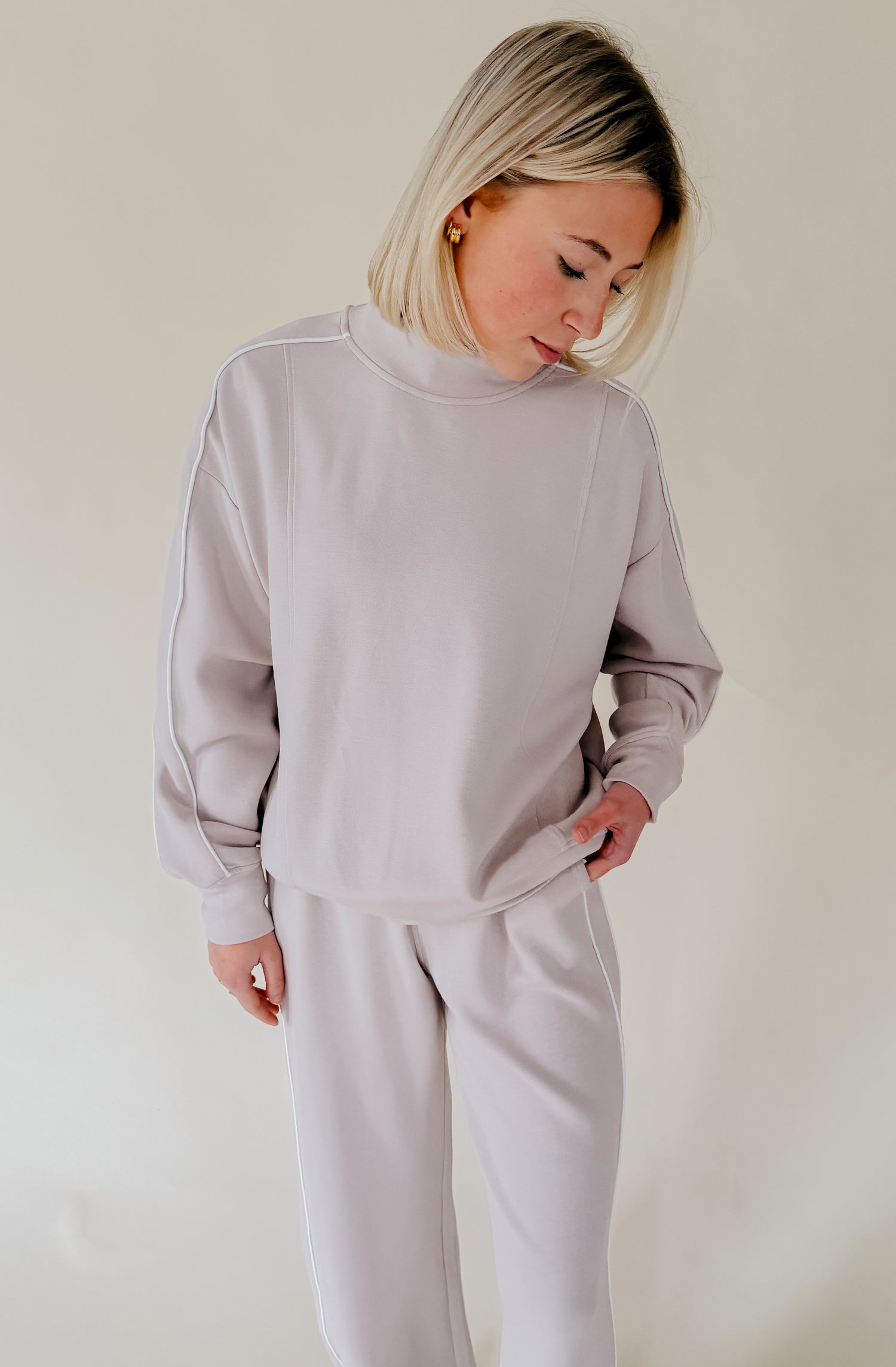 LIGHT AS AIR MODAL SCUBA TOP WITH PIPING