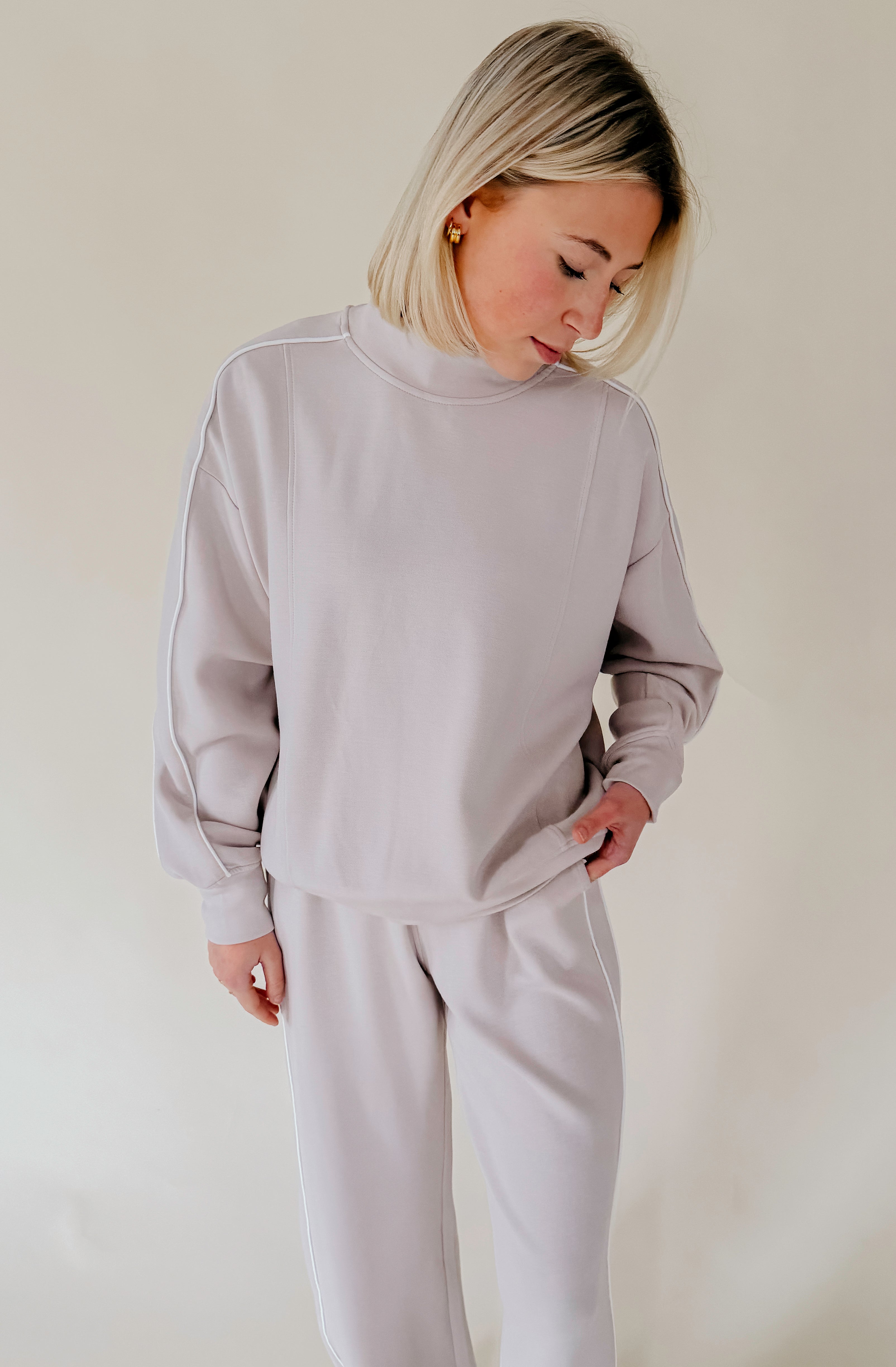 LIGHT AS AIR MODAL SCUBA TOP WITH PIPING