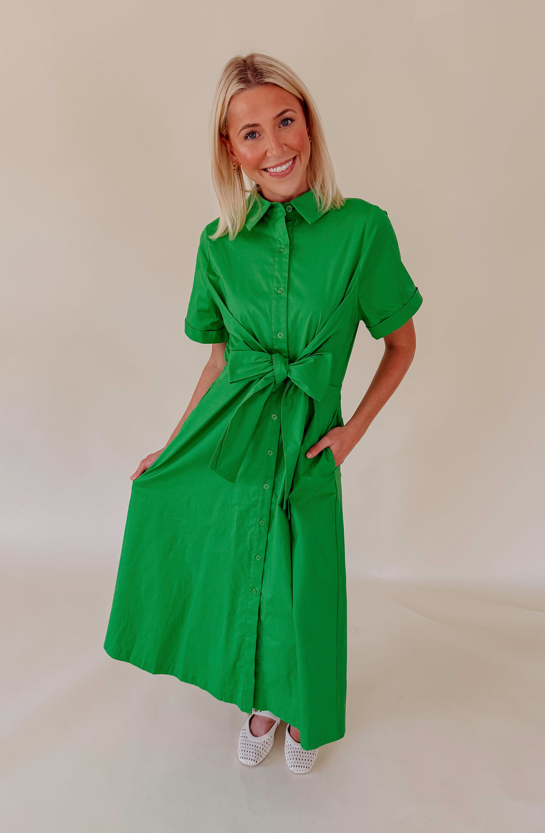 THE ESSENTIAL POPLIN BLEND TIE WAIST MIDI DRESS