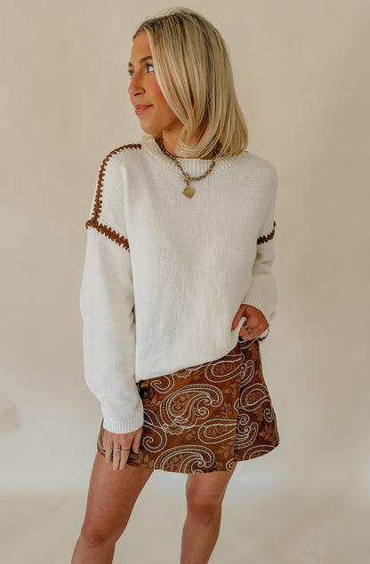 CONTRAST STITCH CREWNECK SWEATER