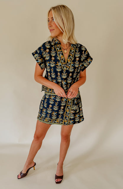 MIXED BLOOMS CROPPED BLOUSE