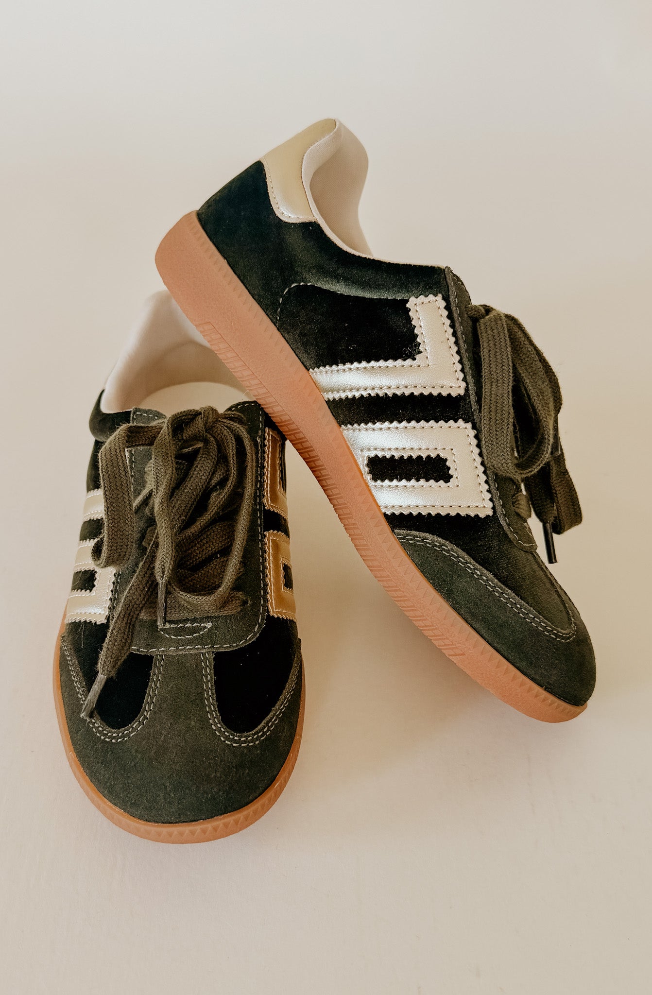 BACK 70 CLOUD SNEAKER IN VELVET GOLD