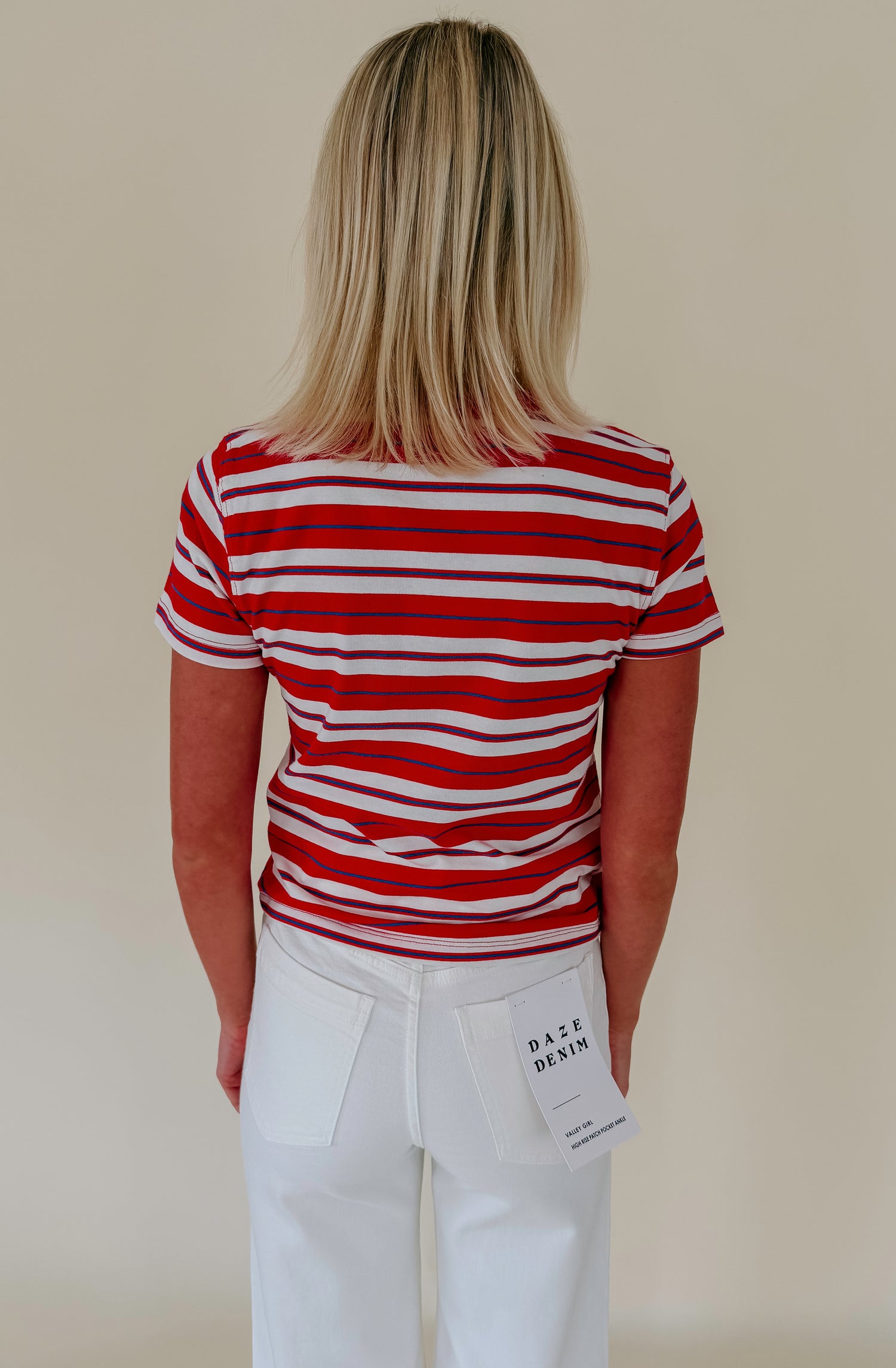 DAZE ZUMA TEE IN SCARLET