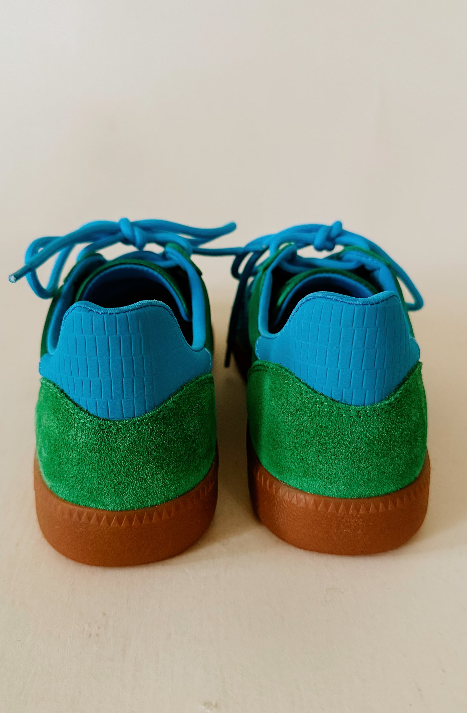 BACK 70 GHOST SNEAKERS