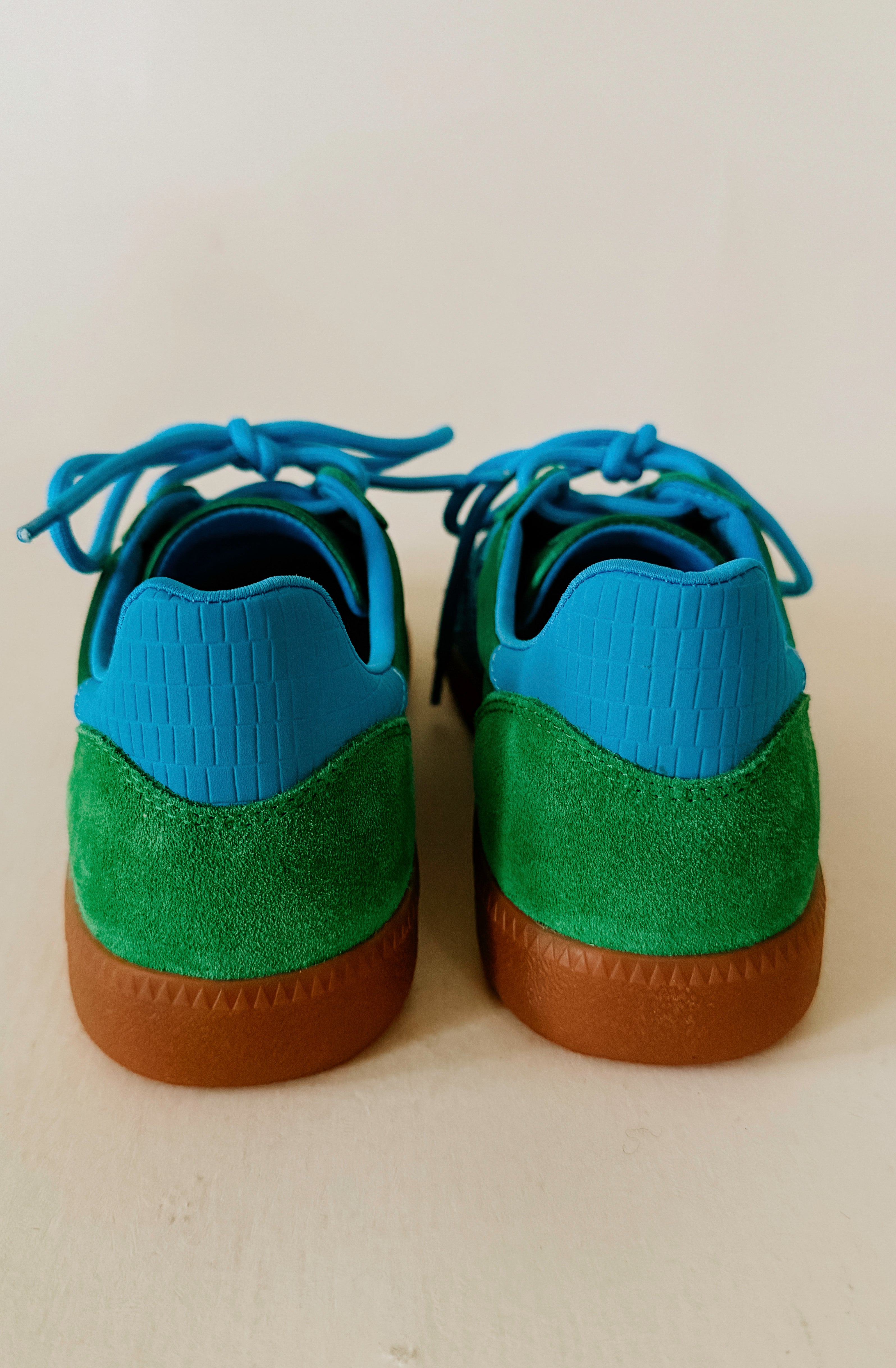 BACK 70 GHOST SNEAKERS