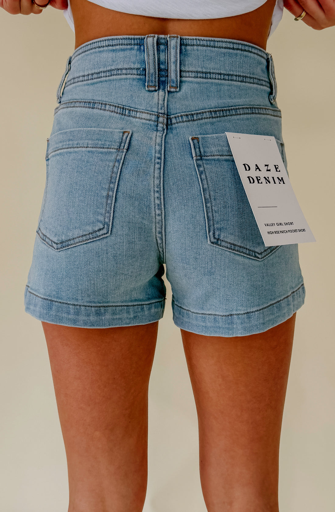 DAZE VALLEY GIRL SHORT IN ROMCOM