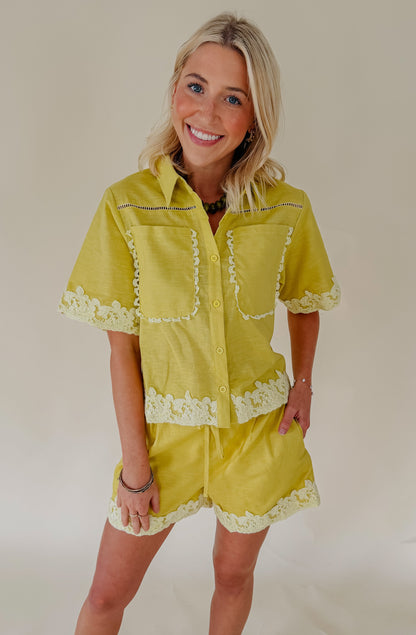 FRESH SQUEEZE BUTTONED TOP