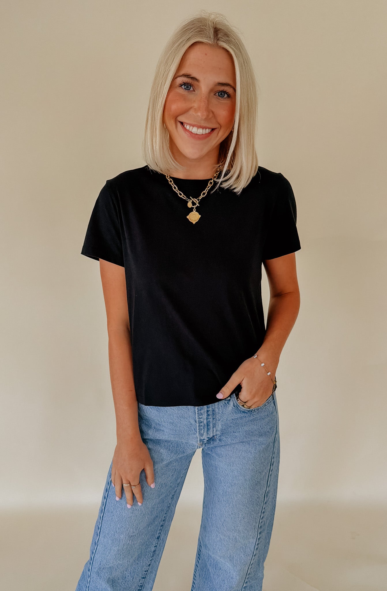 PAIGE RHODES CREW NECK TEE
