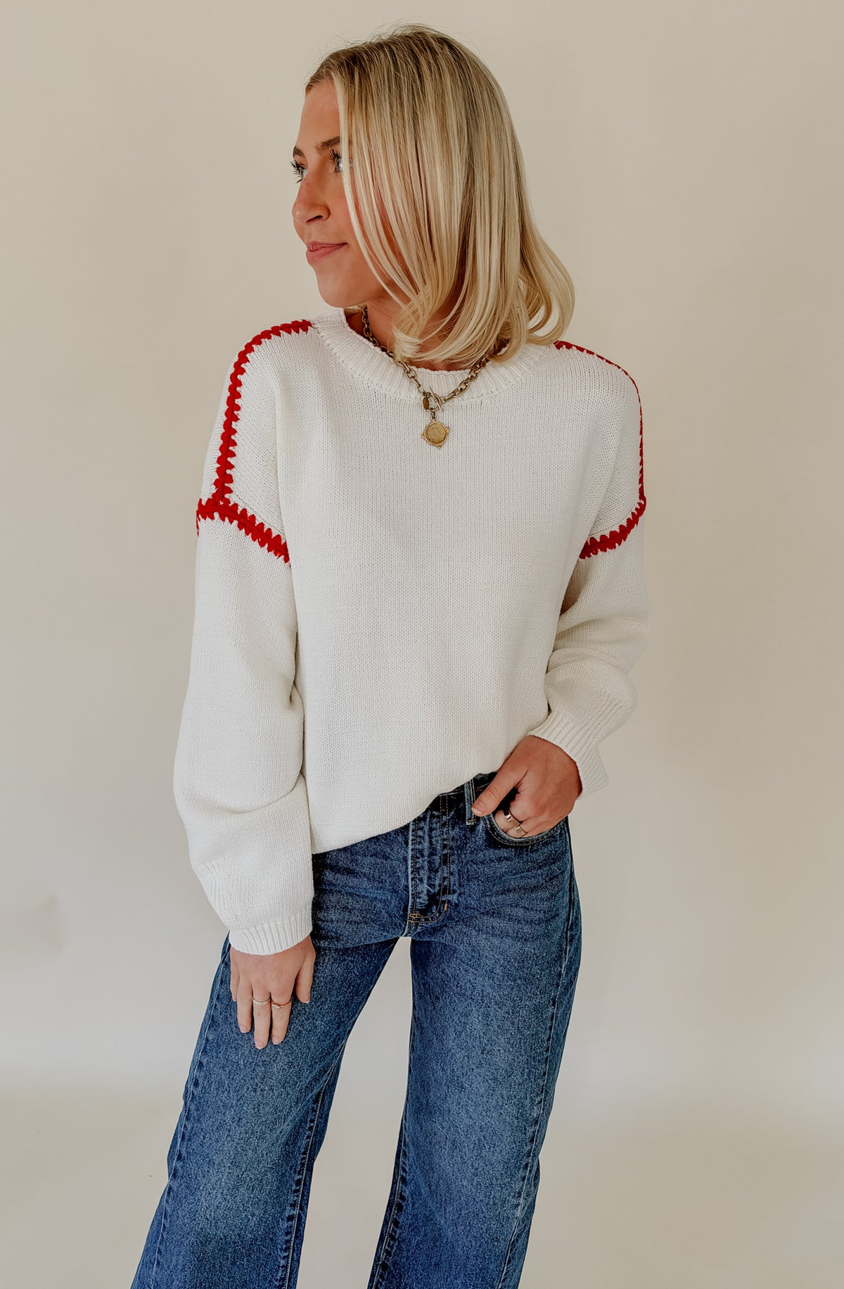 CONTRAST STITCH CREWNECK SWEATER