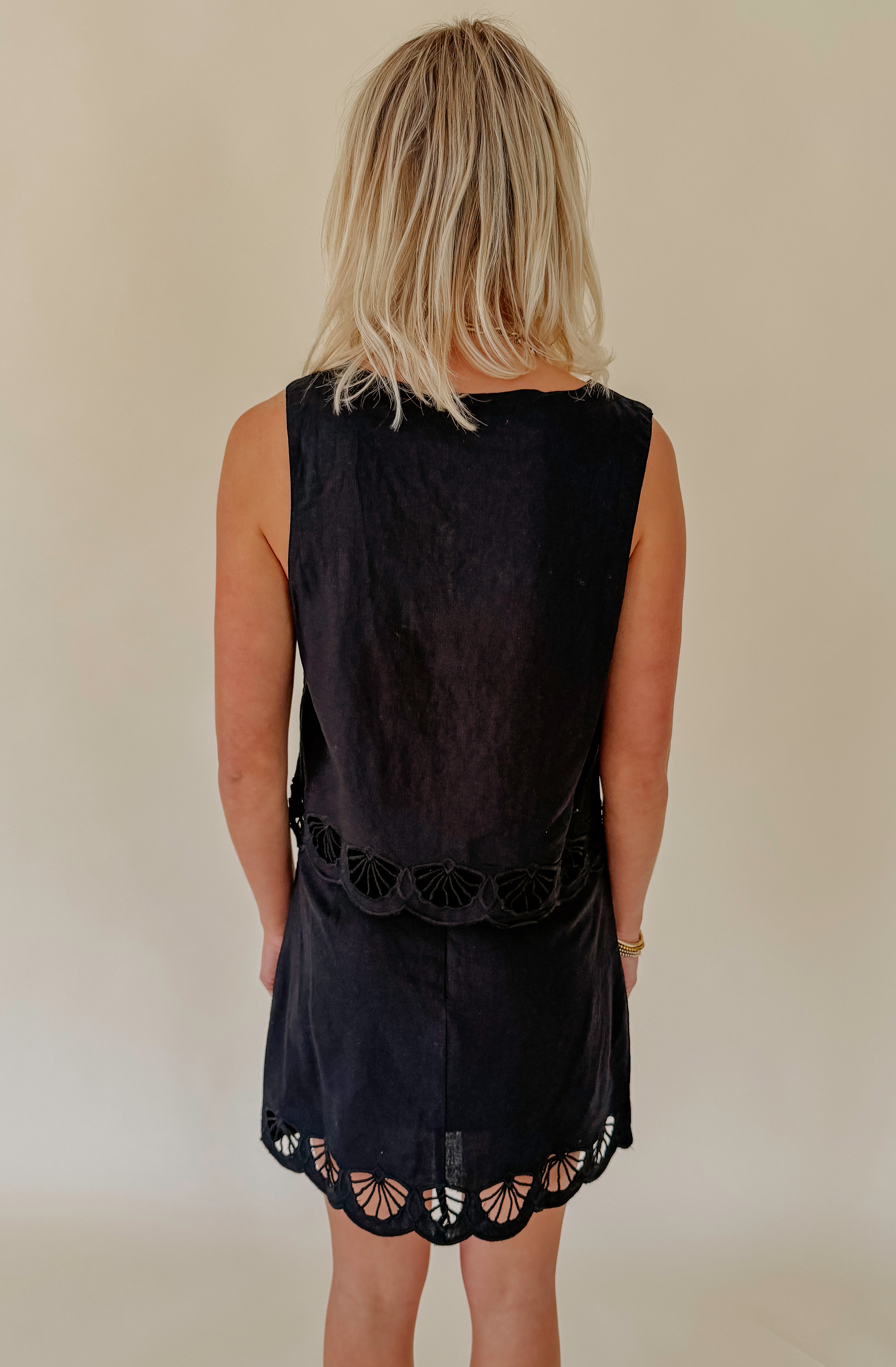 Z SUPPLY CHARLENE EMBROIDERED TOP