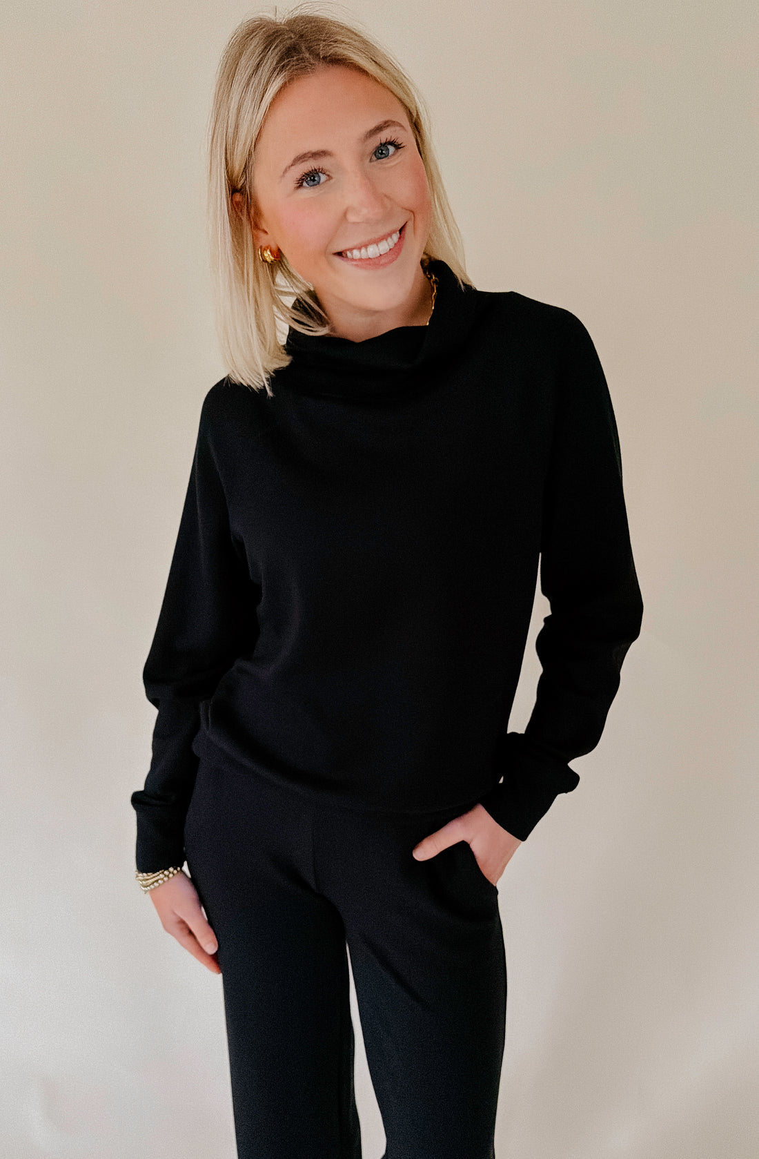 SOFTIES DREAMTECH COWL NECK WITH PLEAT PANT