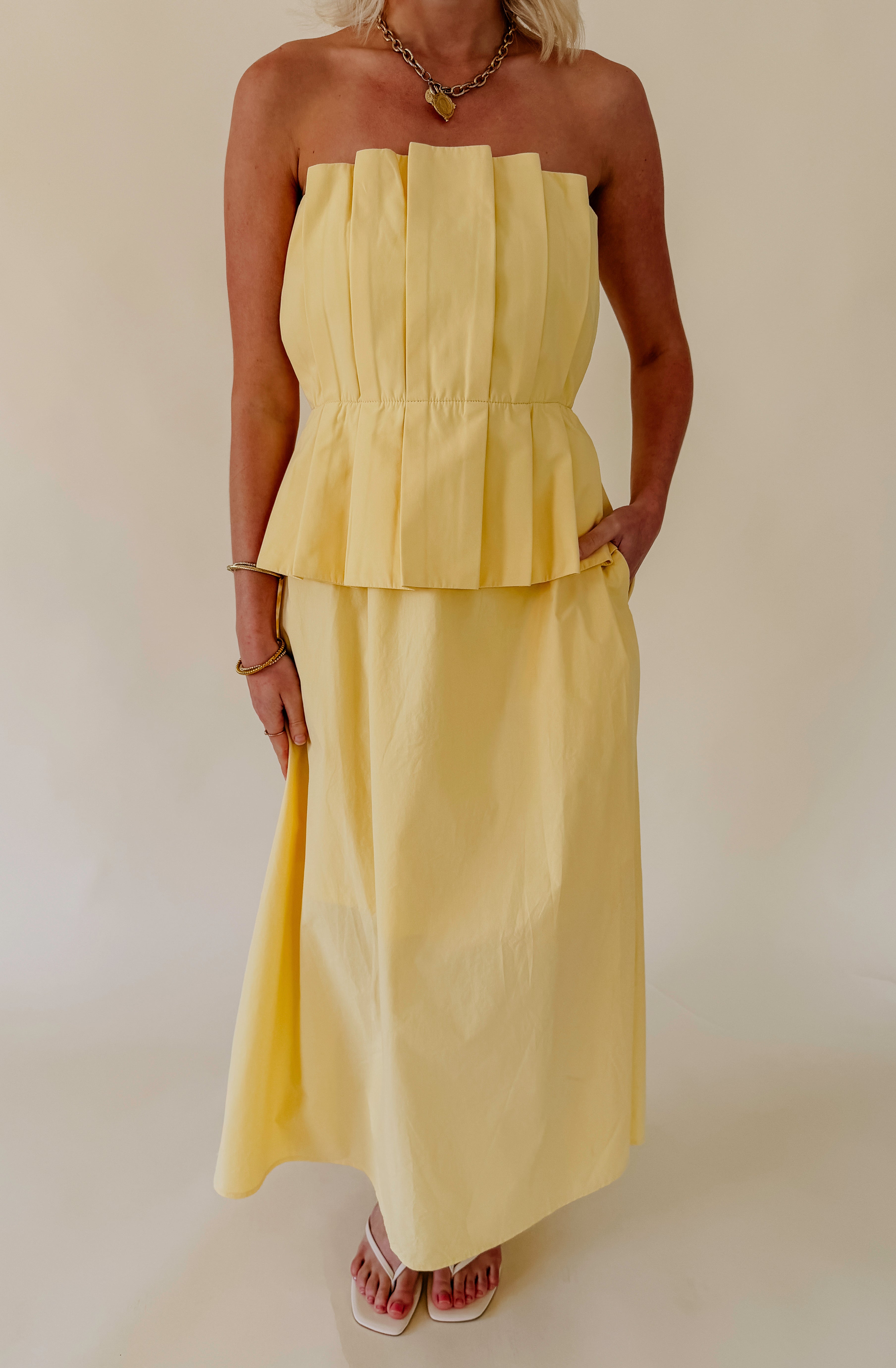 THE MAYCEE STRAPLESS MIDI DRESS