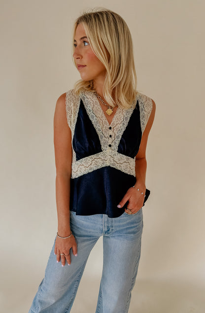 STEVE MADDEN ELINOR TOP