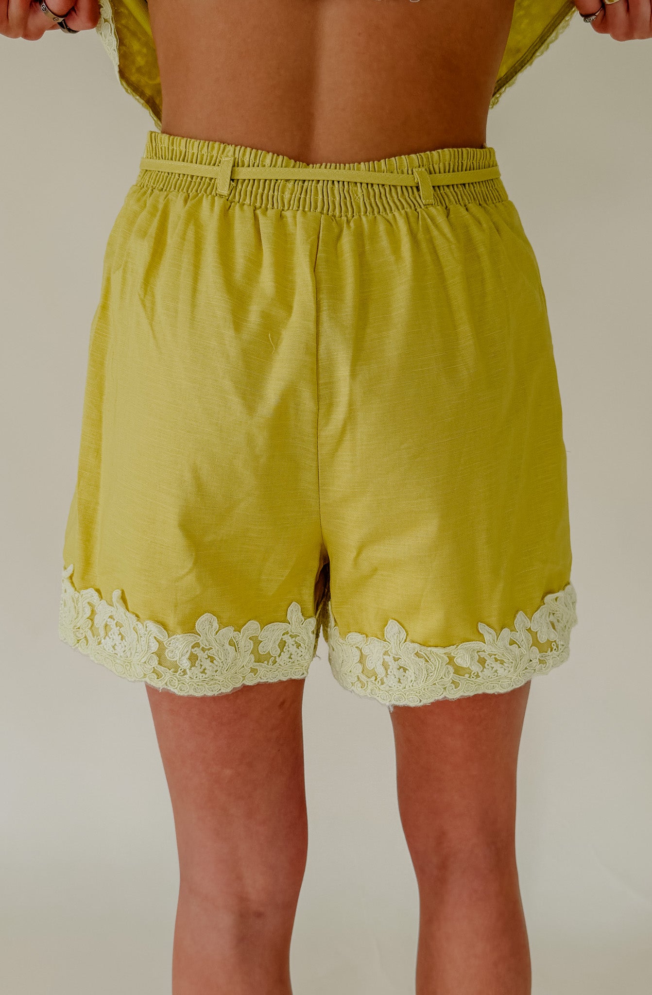 FRESH SQUEEZE TIE FRONT SHORTS
