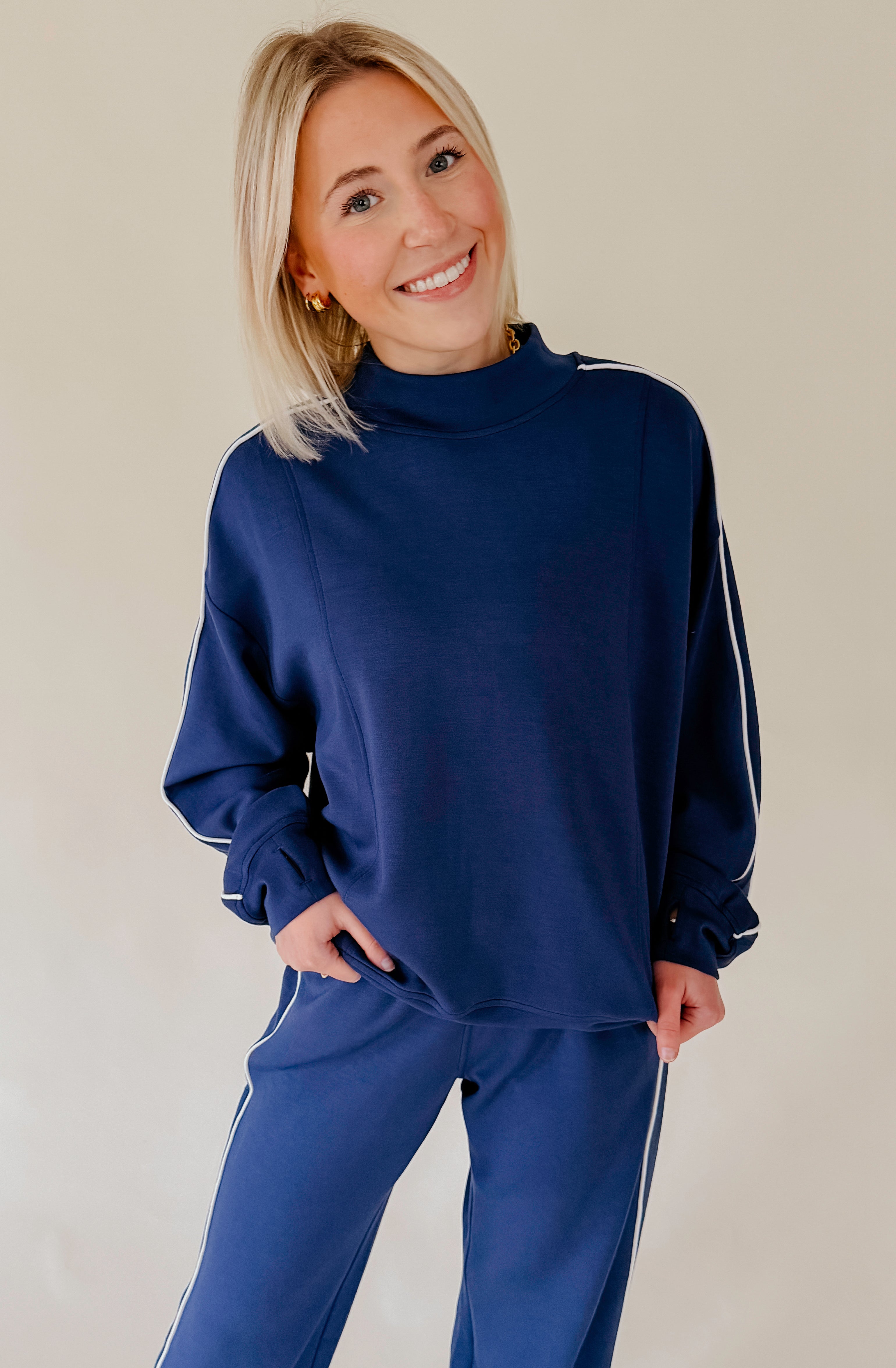 LIGHT AS AIR MODAL SCUBA TOP WITH PIPING