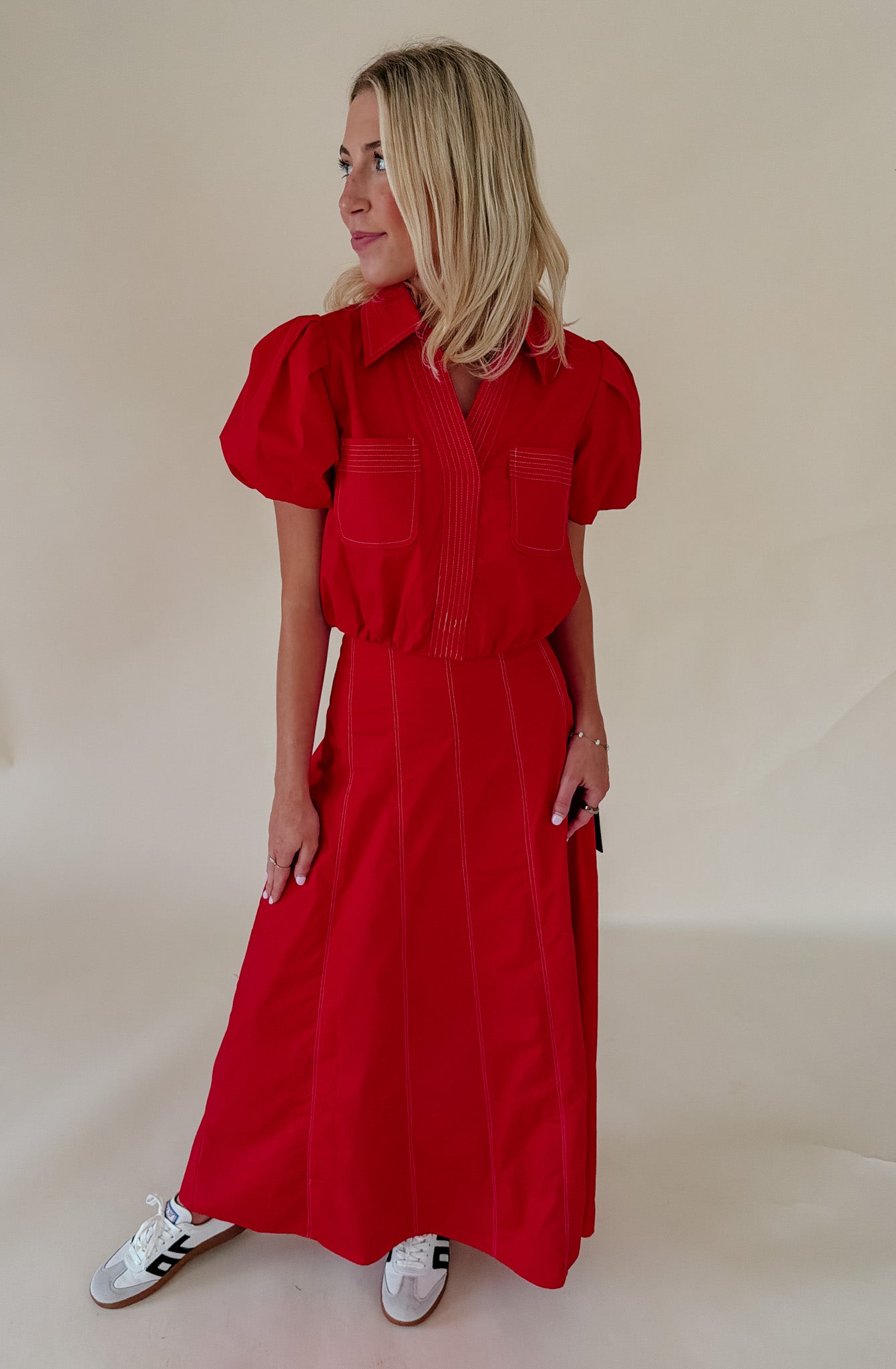TAILGATE TIME CROPPED POPLIN BLEND TOP