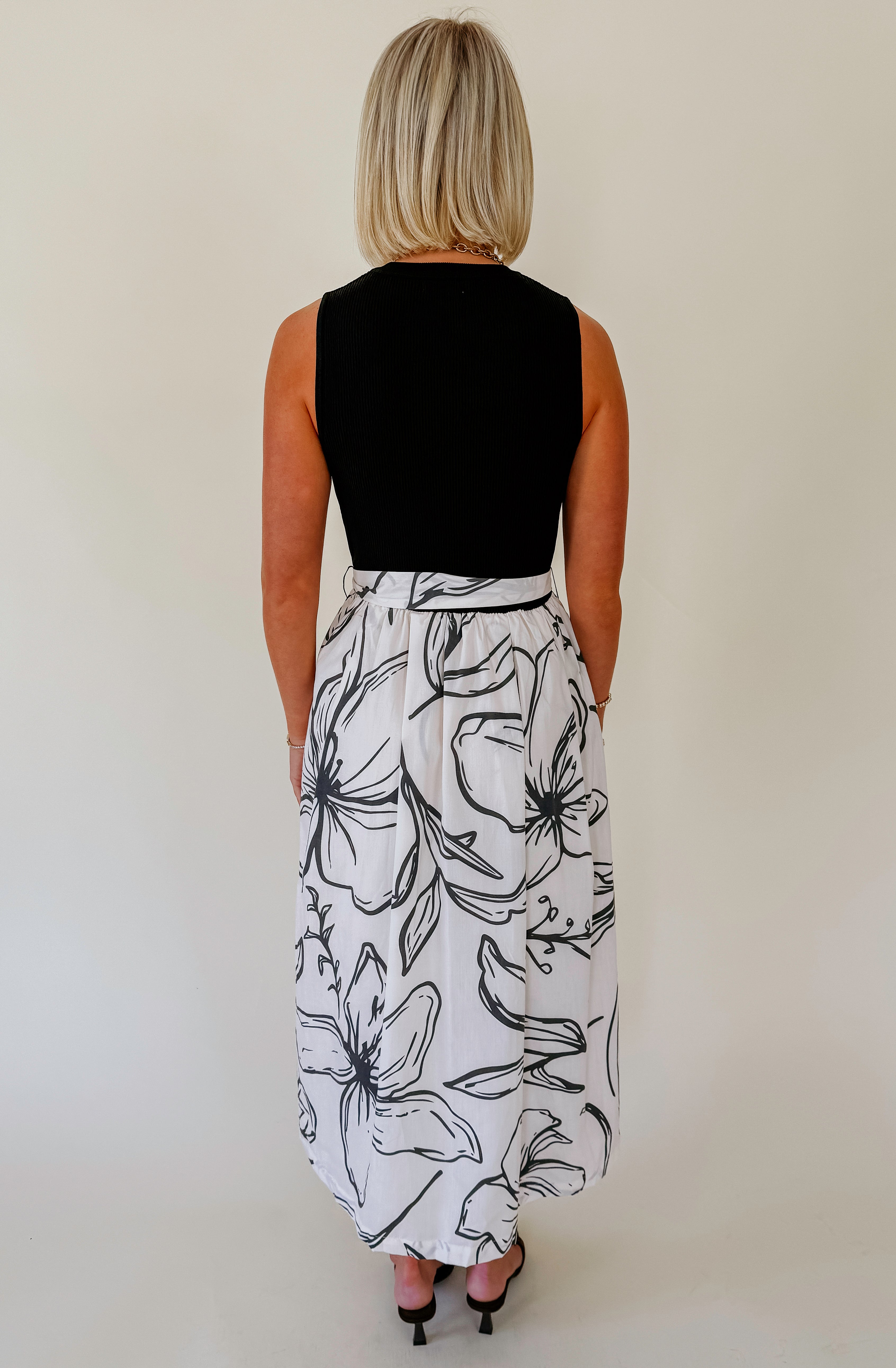 ABSTRACT VIEWS BELTED DRESS