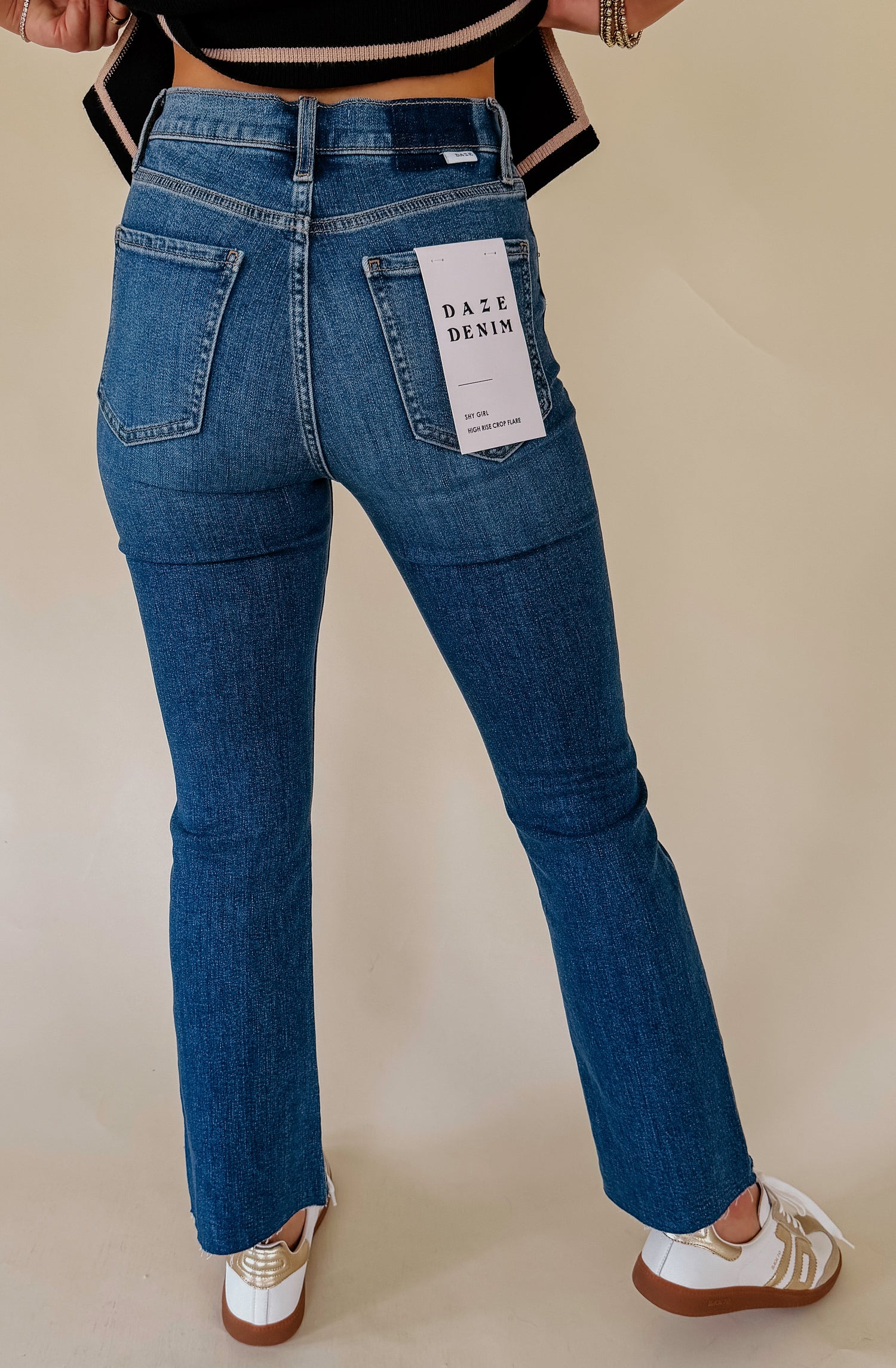 DAZE SHY GIRL CROP FLARE