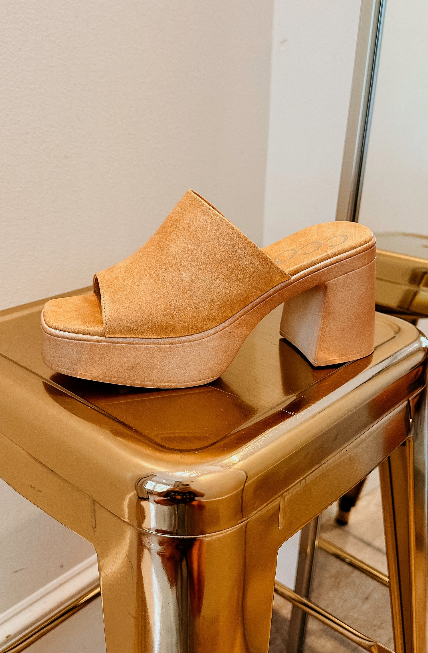 THE MONICA PLATFORM HEEL
