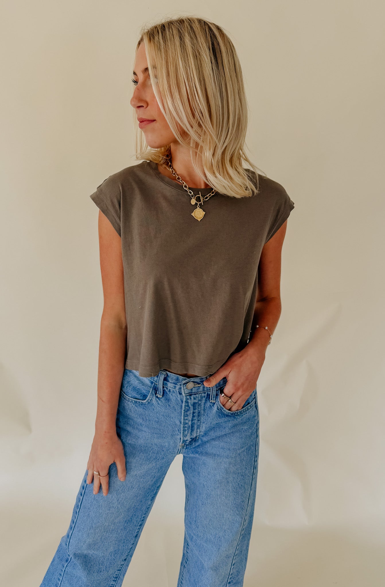 Z SUPPLY FLEX SLEEVELESS TEE