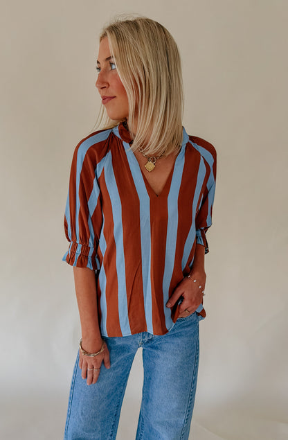 ICED LATTE STRIPED BLOUSE