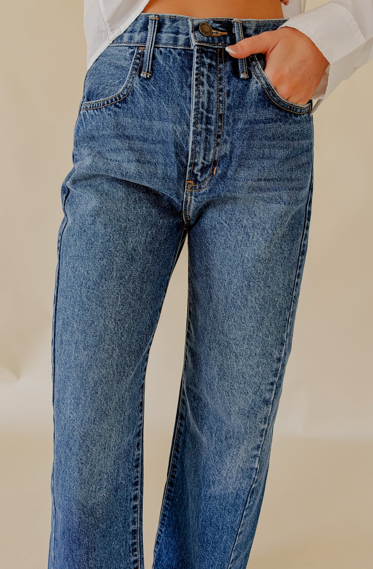 JUST BLACK BARREL JEAN TWIST