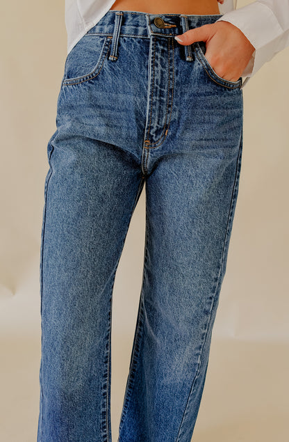 JUST BLACK BARREL JEAN TWIST