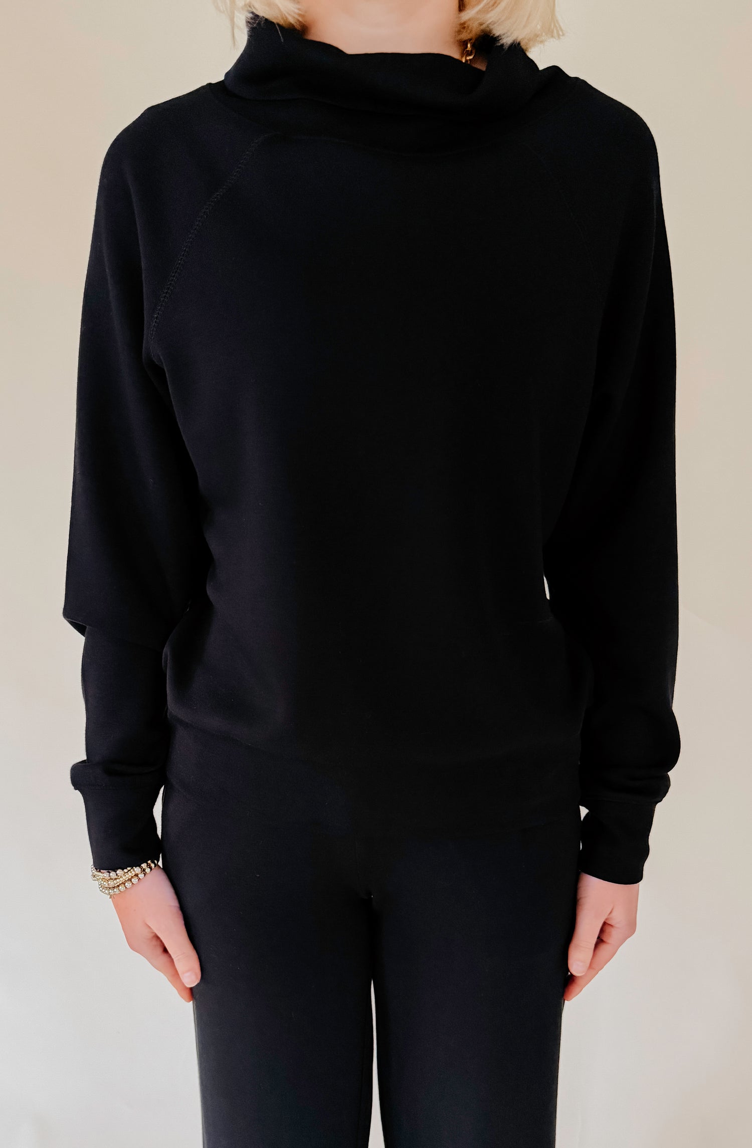 SOFTIES DREAMTECH COWL NECK WITH PLEAT PANT